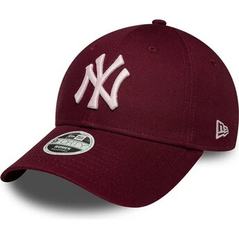 Gorra curva roja ajustable para mujer con logo rosa 9FORTY Metallic Logo de New York Yankees MLB de New Era