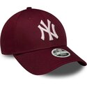 gorra-curva-roja-ajustable-para-mujer-con-logo-rosa-9forty-metallic-logo-de-new-york-yankees-mlb-de-new-era
