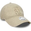 gorra-curva-beige-ajustable-con-logo-beige-9twenty-a-frame-melton-luxe-de-new-york-yankees-mlb-de-new-era