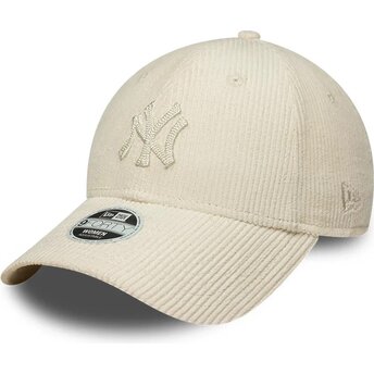 Gorra curva beige ajustable para mujer con logo beige...