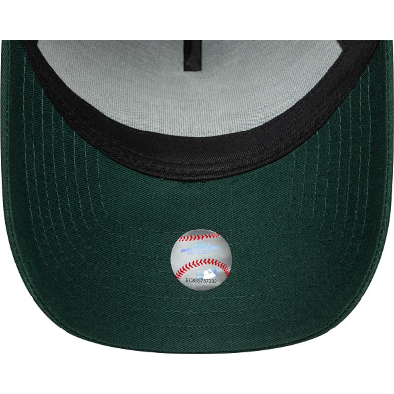 gorra-curva-verde-snapback-con-logo-verde-e-frame-team-outline-de-new-york-yankees-mlb-de-new-era gorra-curva-verde-snapback-con-logo-verde-e-frame-team-outline-de-new-york-yankees-mlb-de-new-era