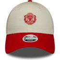 gorra-curva-beige-y-roja-ajustable-para-mujer-9forty-contrast-de-manchester-united-football-club-premier-league-de-new-era