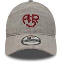 gorra-curva-gris-ajustable-con-logo-rojo-9twenty-fleck-cord-de-associazione-sportiva-roma-serie-a-de-new-era