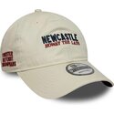 gorra-curva-beige-ajustable-9twenty-wordmark-howay-the-lads-de-newcastle-united-football-club-premier-league-de-new-era