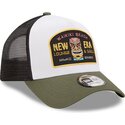 gorra-trucker-verde-y-blanca-a-frame-location-icon-de-hawaii-de-new-era