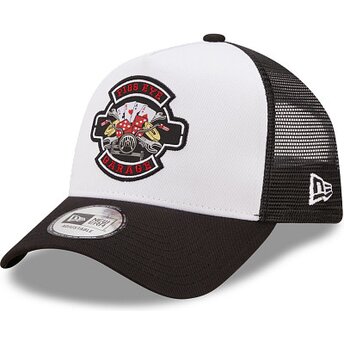 Gorra trucker negra y blanca A Frame Location Icon de Pigs Eye Garage de New Era