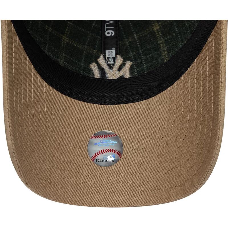 gorra-curva-verde-y-beige-ajustable-9twenty-mix-check-de-new-york-yankees-mlb-de-new-era