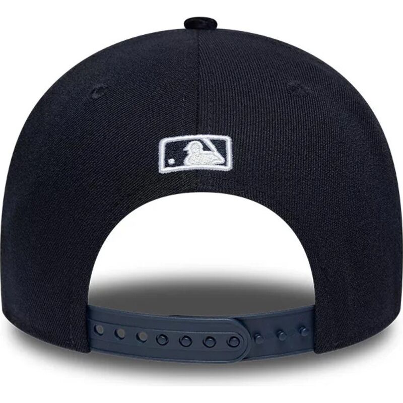 gorra-curva-azul-marino-snapback-9forty-m-crown-cord-visor-de-new-york-yankees-mlb-de-new-era