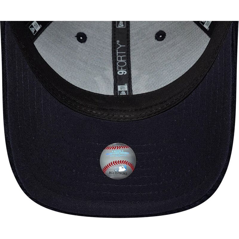 gorra-curva-azul-marino-snapback-9forty-m-crown-cord-visor-de-new-york-yankees-mlb-de-new-era