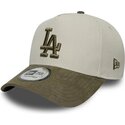 gorra-curva-verde-y-beige-snapback-con-logo-verde-e-frame-suede-visor-de-los-angeles-dodgers-mlb-de-new-era