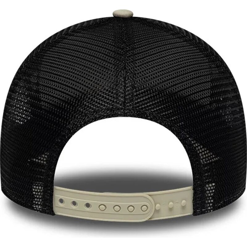 gorra-trucker-beige-y-negra-con-logo-negro-a-frame-league-essential-de-new-york-yankees-mlb-de-new-era