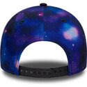 gorra-curva-multicolor-snapback-para-nino-con-logo-negro-9forty-all-over-print-space-de-new-york-yankees-mlb-de-new-era