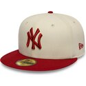 gorra-plana-beige-y-roja-ajustada-con-logo-rojo-59fifty-league-essential-de-new-york-yankees-mlb-de-new-era