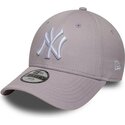 gorra-curva-violeta-claro-ajustable-para-nino-9forty-league-essential-de-new-york-yankees-mlb-de-new-era
