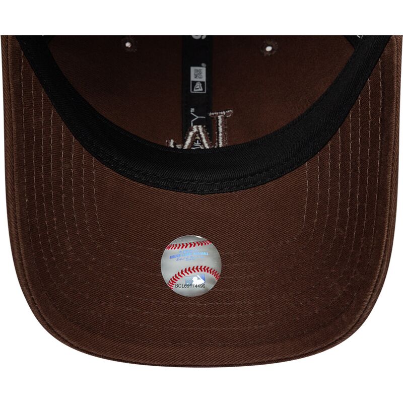 gorra-curva-marron-ajustable-con-logo-marron-9twenty-washed-midi-logo-de-los-angeles-dodgers-mlb-de-new-era gorra-curva-marron-ajustable-con-logo-marron-9twenty-washed-midi-logo-de-los-angeles-dodgers-mlb-de-new-era