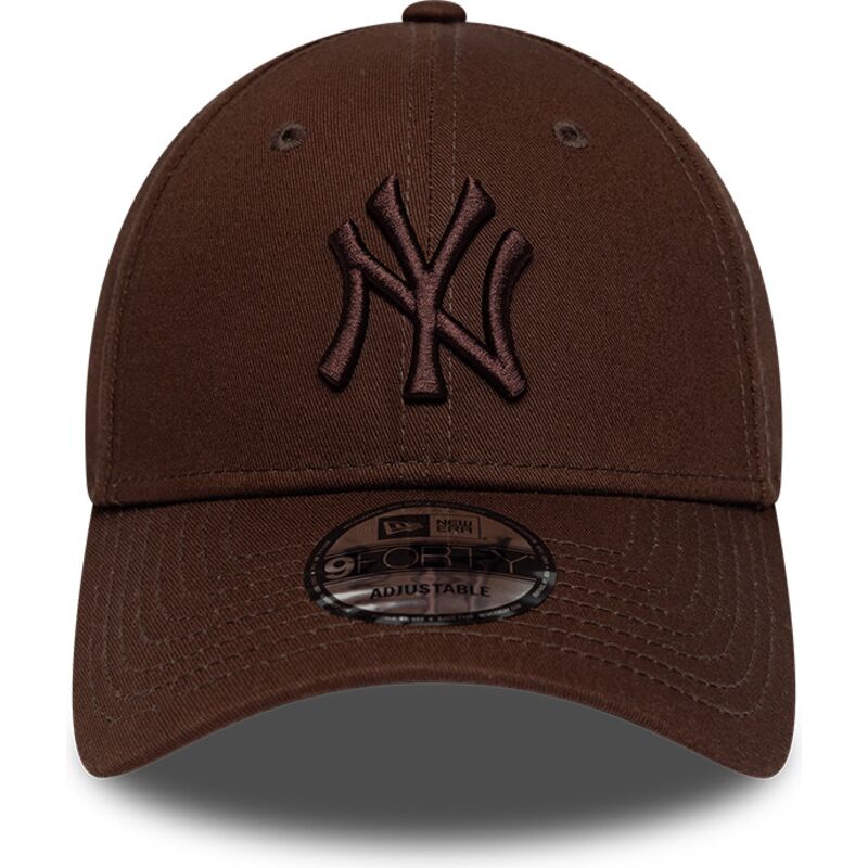 gorra-curva-marron-oscuro-ajustable-con-logo-marron-9forty-league-essential-de-new-york-yankees-mlb-de-new-era