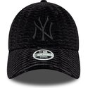 gorra-curva-negra-ajustable-para-mujer-con-logo-negro-9forty-velour-de-new-york-yankees-mlb-de-new-era