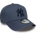 gorra-curva-azul-snapback-con-logo-azul-marino-e-frame-league-essential-de-new-york-yankees-mlb-de-new-era