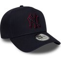 gorra-curva-azul-marino-snapback-con-logo-rojo-e-frame-team-outline-de-new-york-yankees-mlb-de-new-era