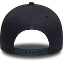gorra-curva-azul-marino-snapback-con-logo-dorado-e-frame-metallic-outline-de-los-angeles-dodgers-mlb-de-new-era
