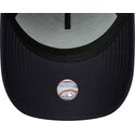 gorra-curva-azul-marino-snapback-con-logo-dorado-e-frame-metallic-outline-de-los-angeles-dodgers-mlb-de-new-era
