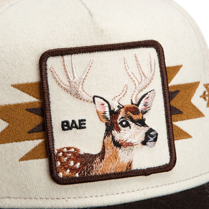 gorra-trucker-crema-y-marron-ciervo-canyon-bae-trailblazer-the-farm-de-goorin-bros