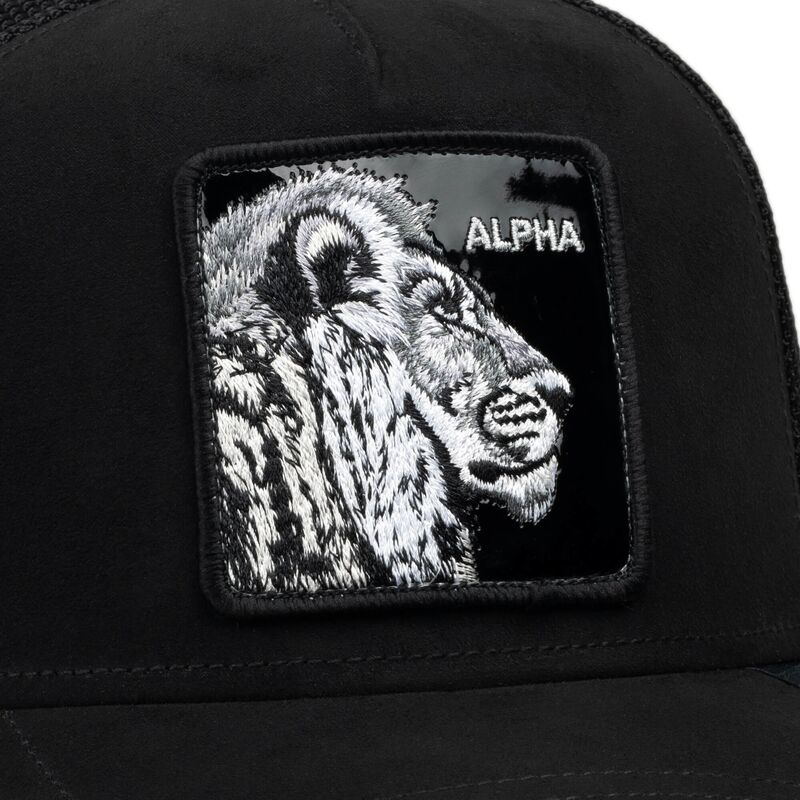 gorra-trucker-negra-leon-black-out-lion-blackened-metallic-alpha-the-farm-de-goorin-bros