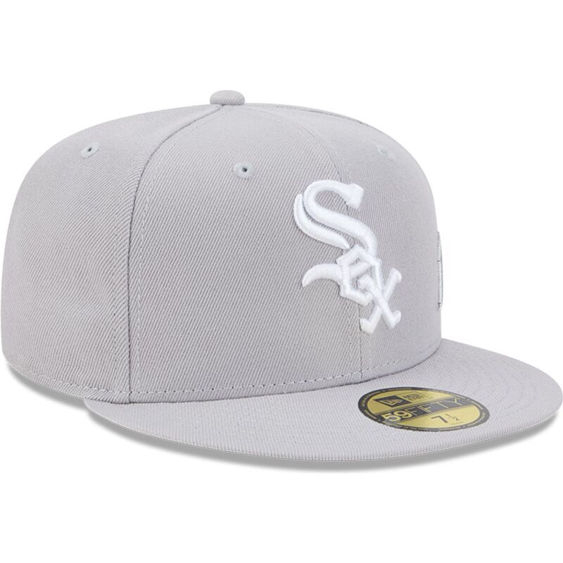 gorra-plana-gris-ajustada-59fifty-side-script-de-chicago-white-sox-mlb-de-new-era