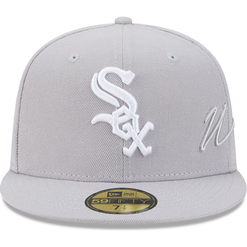 gorra-plana-gris-ajustada-59fifty-side-script-de-chicago-white-sox-mlb-de-new-era