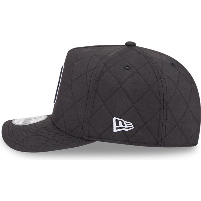 gorra-curva-negra-snapback-con-logo-negro-9fifty-a-frame-precurved-checkered-de-boston-red-sox-mlb-de-new-era gorra-curva-negra-snapback-con-logo-negro-9fifty-a-frame-precurved-checkered-de-boston-red-sox-mlb-de-new-era