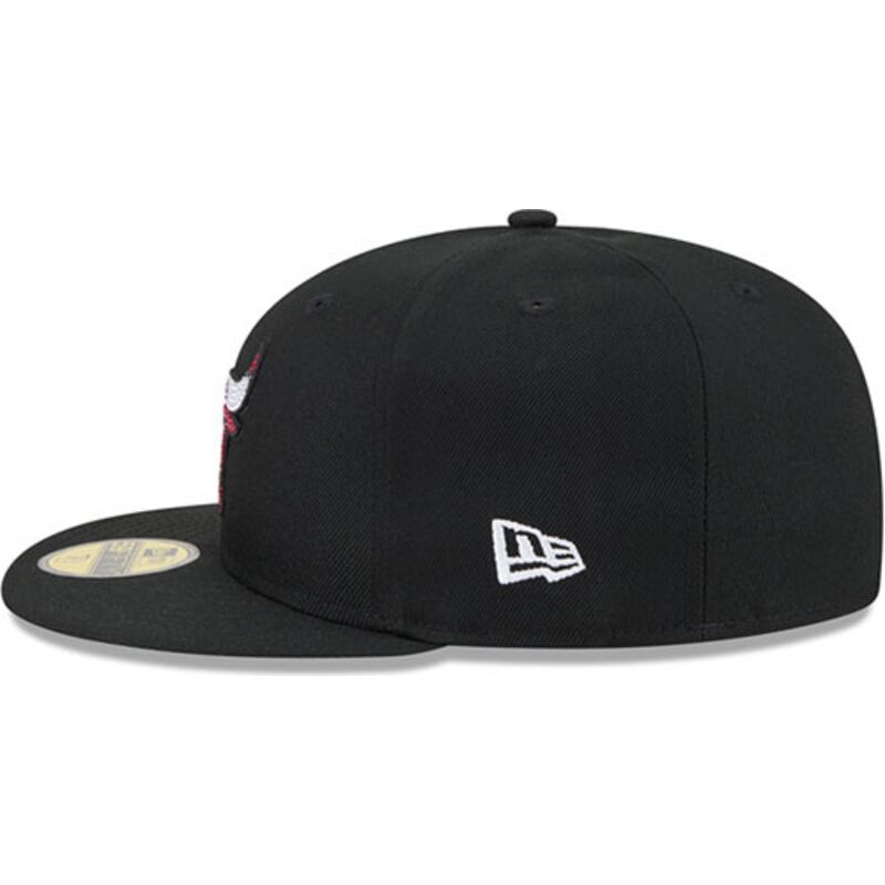 gorra-plana-negra-ajustada-59fifty-rhinestone-badge-de-chicago-bulls-nba-de-new-era