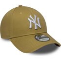 gorra-curva-khaki-ajustable-9forty-league-essential-de-new-york-yankees-mlb-de-new-era